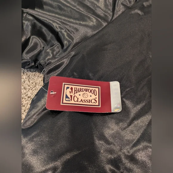 NWT Mitchell & Ness Hardwood Classic Jacket Size XL Atlanta Hawks NBA BLACKOUT - Picture 3 of 13